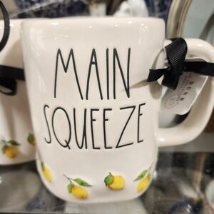 Brand New Rae Dunn "MAIN SQUEEZE" Lemons Mug